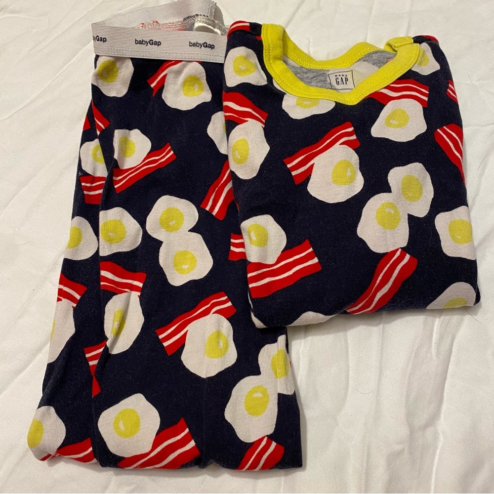 Gap Bacon + Egg Breakfast pajamas 🥓 🍳 size 5